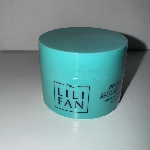 Dr. Lili Fan mini travel size skincare bundle - Picture 4 of 5